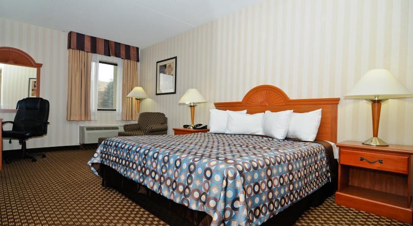 Country Inn & Suites By Radisson, Indianapolis East, In Room photo