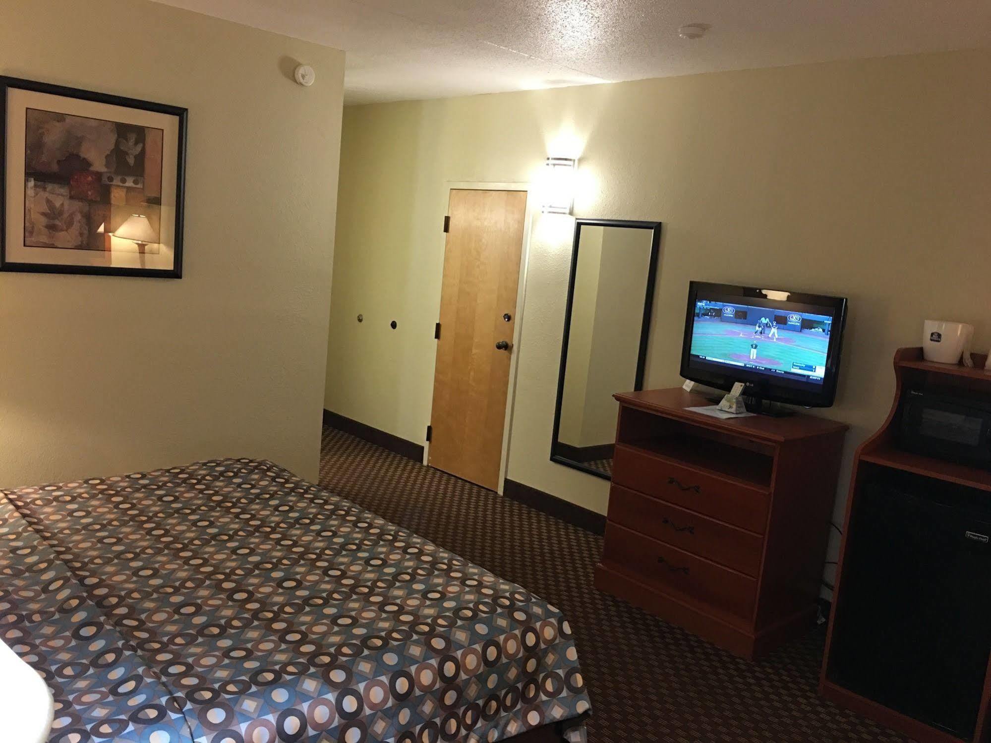 Country Inn & Suites By Radisson, Indianapolis East, In Exterior photo